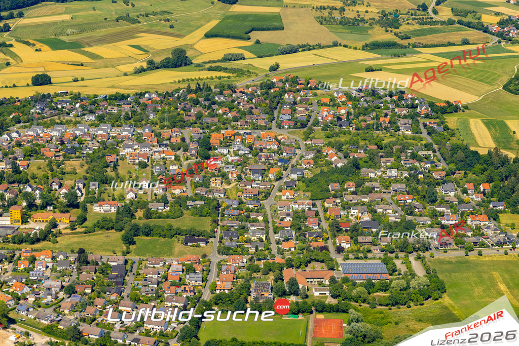 Das Luftbild der Stadt Neunkirchen am Brand wurde 2022 vom Flugzeug heraus erstellt (keine Drohnen-Aufnahmen) Aufnahmehöhe ca.450 Meter- hohe Bildauflösung und Druck-Qualität. Garantiert!