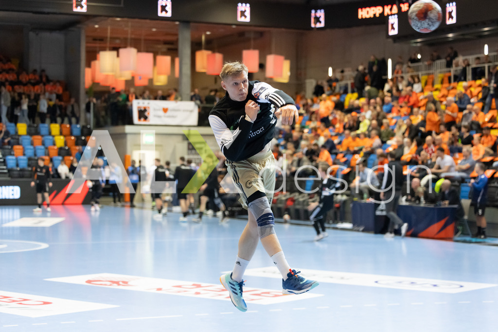 Handball I Herren I Saison 2025-2026 I EHF EUROPEAN LEAGUE 2025/26 | Men I Main Round I 2. Spieltag I Kadetten Schaffhausen - TSV Hannover-Burgdorf I 24.02.2026 | 22 Marian Michalczik (DE) (TSV Hannover-Burgdorf) – Rückraum mitte - Warmup - Realisiert mit Pictrs.com