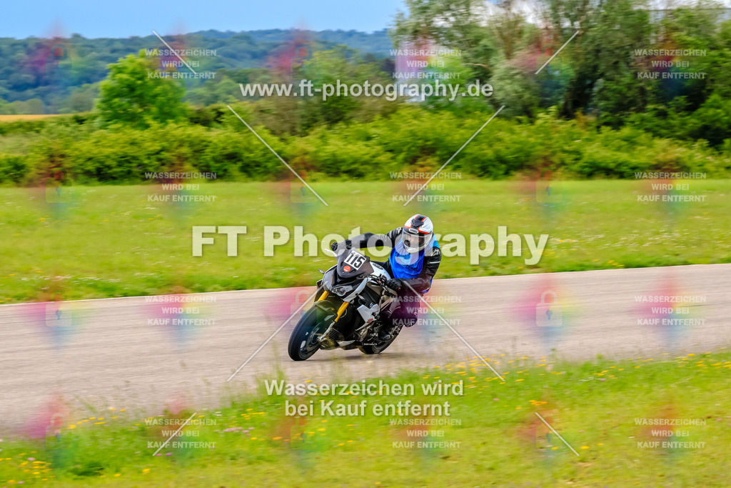 MotoTeam-3097 | Hier findet Ihr Bilder von Touristenfahrten auf der Nürburgring Nordschleife oder von anderen Veranstaltungen die ich besucht habe. Viel Spass beim Durch Schauen 