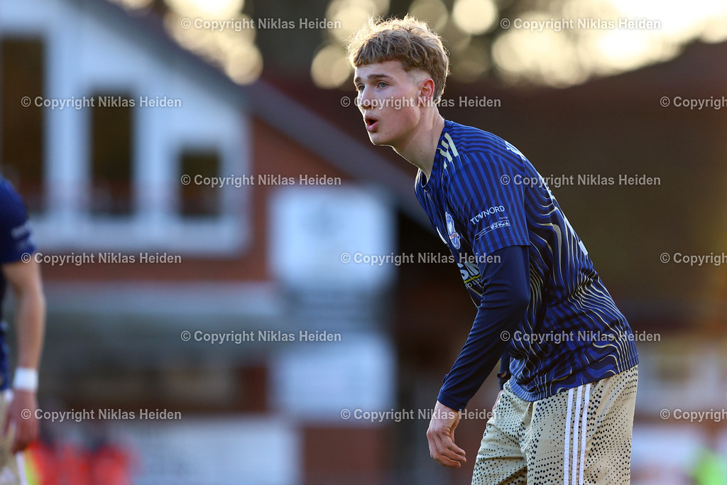 NH_FCEintrachtNorderstedt_1FCPhoenikLuebeck_RegionalligaNord_01042026 | #25 Avid Krogmann (1. FC Phönix Lübeck)Fußball I Herren I Regionalliga Nord I Saison 2025-2026 I 20. Spieltag I FC Eintracht Norderstedt - 1. FC Phönix Lübeck I 01.04.2026 I Edmund-Plambeck-Stadion
