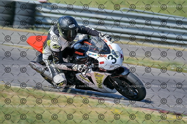 25bt04-0069 | markuskiefer.com - Realisiert mit Pictrs.com