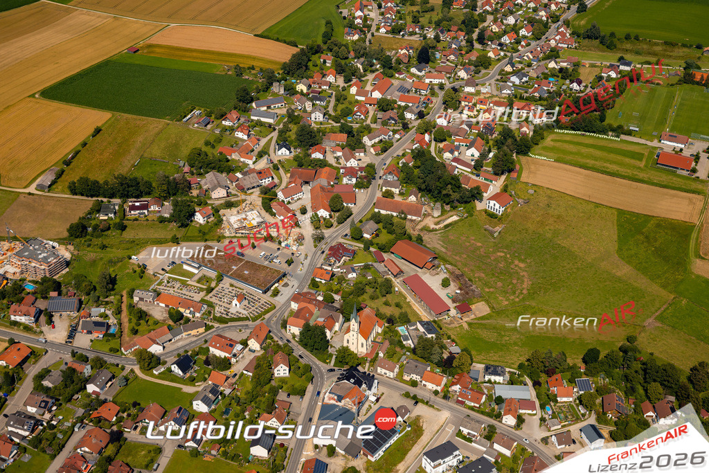 Das Luftbild zeigt :  Ried - Die Luftaufnahme wurde 2024 vom UL-Flugzeug aus erstellt ( keine Drohne ) - Hochauflösende Luftaufnahme - Für grossformatige Ausdrucke geeignet. Die Geschenkidee !Mit Lizenz und Bildrechte bestellbar