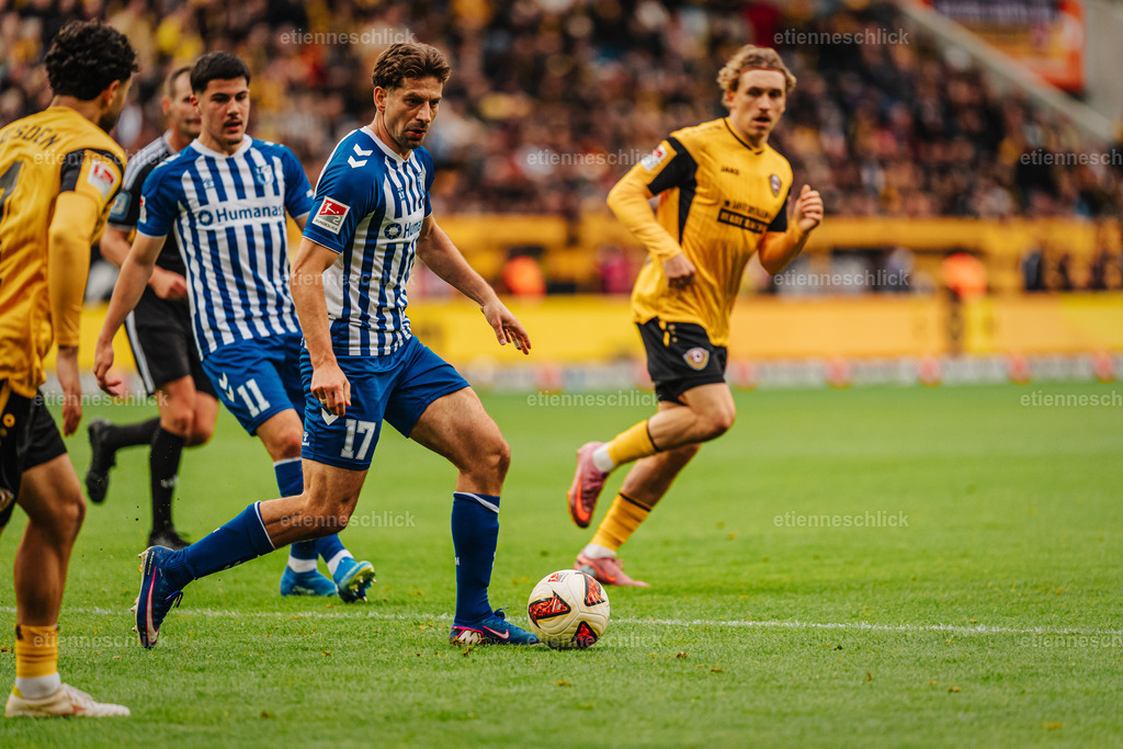 Dresdner SC - Allianz MTV Stuttgart, DEKRA 1. Bundesliga Frauen, Volleyball | Im Bild: Am Ball Alexander Nollenberger (17, 1. FC Magdeburg)18.10.2026, SG Dynamo Dresden - 1. FC Magdeburg, 2. BUNDESLIGA - 8. SPIELTAG, Fußball, Deutschland, Dresden, Rudolf-Harbig-Stadion