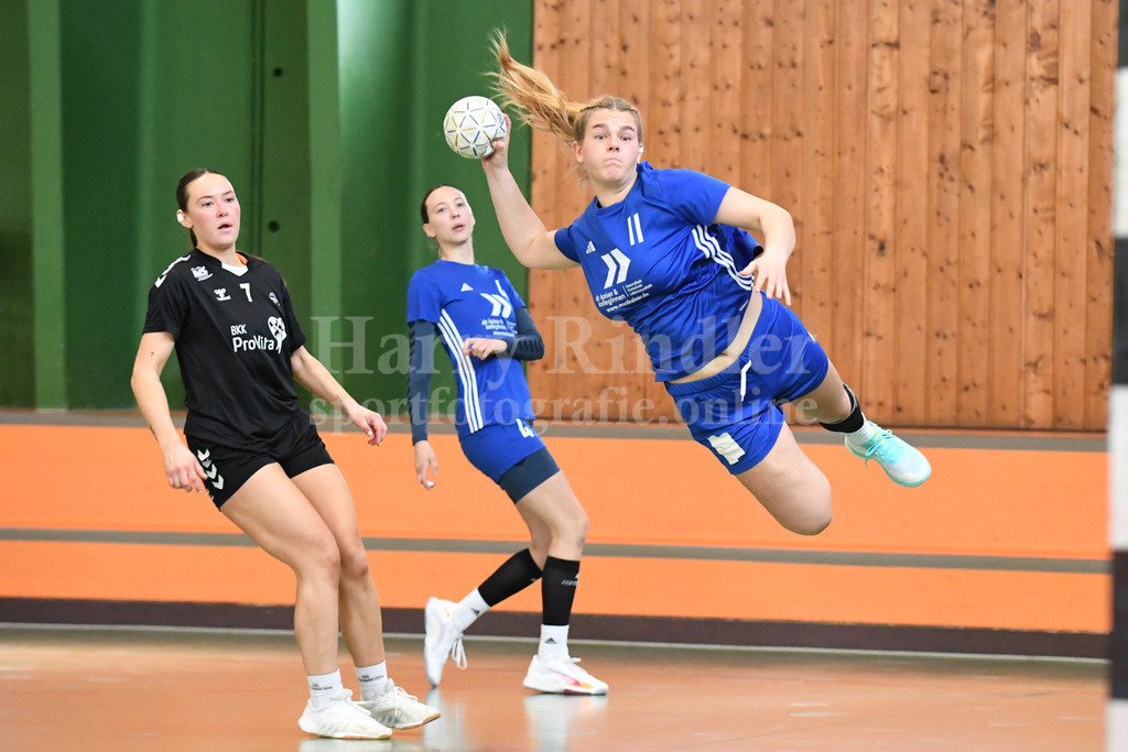 SSG Metten Damen :  HSG Schwab/kirchen | Emily Snebli (SSG Metten Damen) - Realisiert mit Pictrs.com