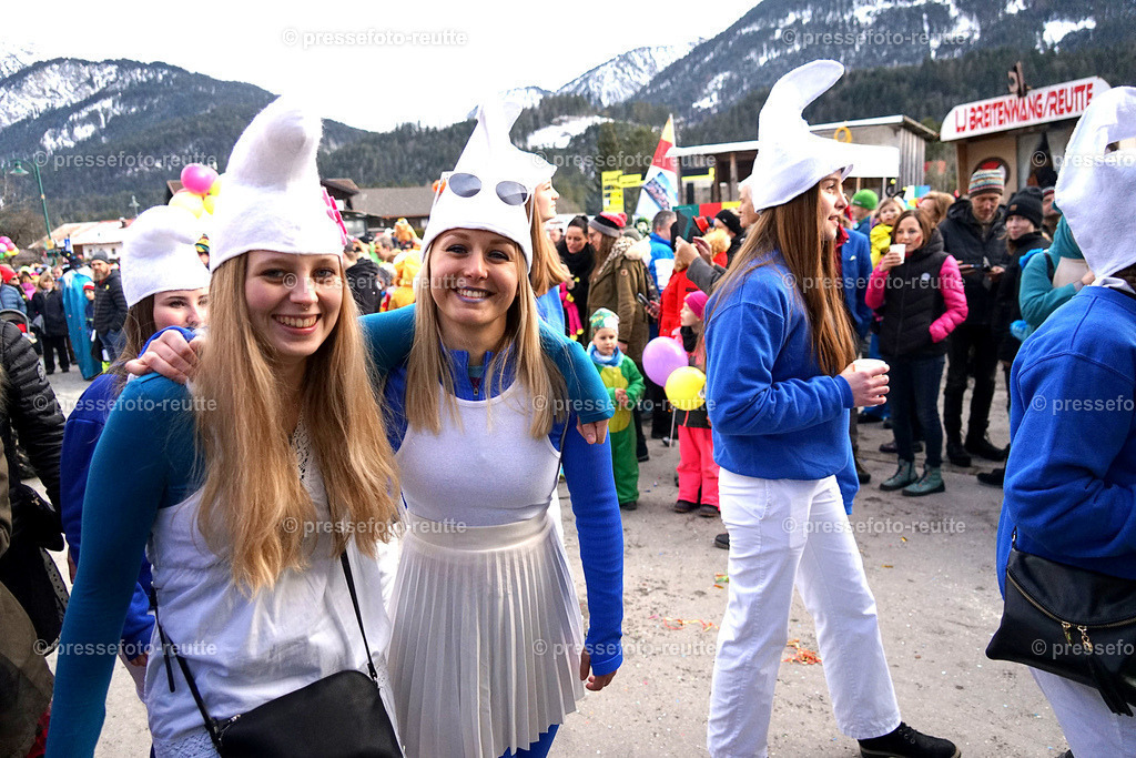 news-2023-Feb11-Fasching-Weissenbach-DSC02125 | Info aus dem Bezirk Reutte/Ausserfern Tirol sowie eine umfangreiche Bilddatenbank über die gesamte Region: Lechtal, Talkessel Reutte, Tannheimertal, Zwischentoren. Lech, Plansee, Zugspitze, Grenztunnel, B179, Fernpassstraße, Verkehr, Lawinen, Tradition, - Realisiert mit Pictrs.com