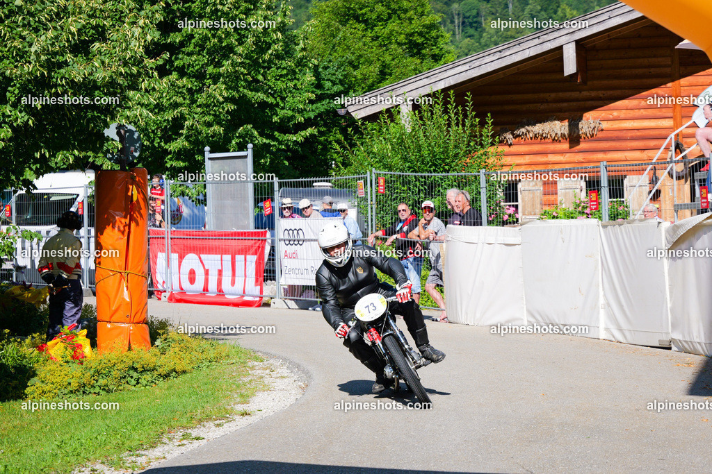 P1025744 | Erleben Sie atemberaubende, hochqualitative Fotos Ihrer Fahrt entlang der malerischen Alpenstraßen. Besuchen Sie alpineshots.com, um professionelle Aufnahmen Ihrer unvergesslichen Reise zu finden und zu kaufen - Realisiert mit Pictrs.com