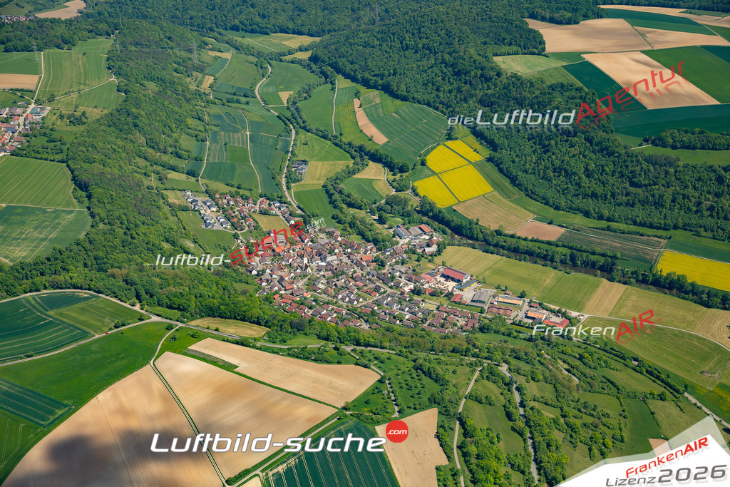 Schöne Luftaufnahme Enslingen Untermünkheim - Die Luftaufnahme wurde 2025 vom Flugzeug heraus erstellt ( keine Drohne ) - Hochauflösende Luftaufnahme - für professionelle Ausdrucke geeignet. Die Geschenkidee !Mit Lizenz und Bildrechte bestellbar