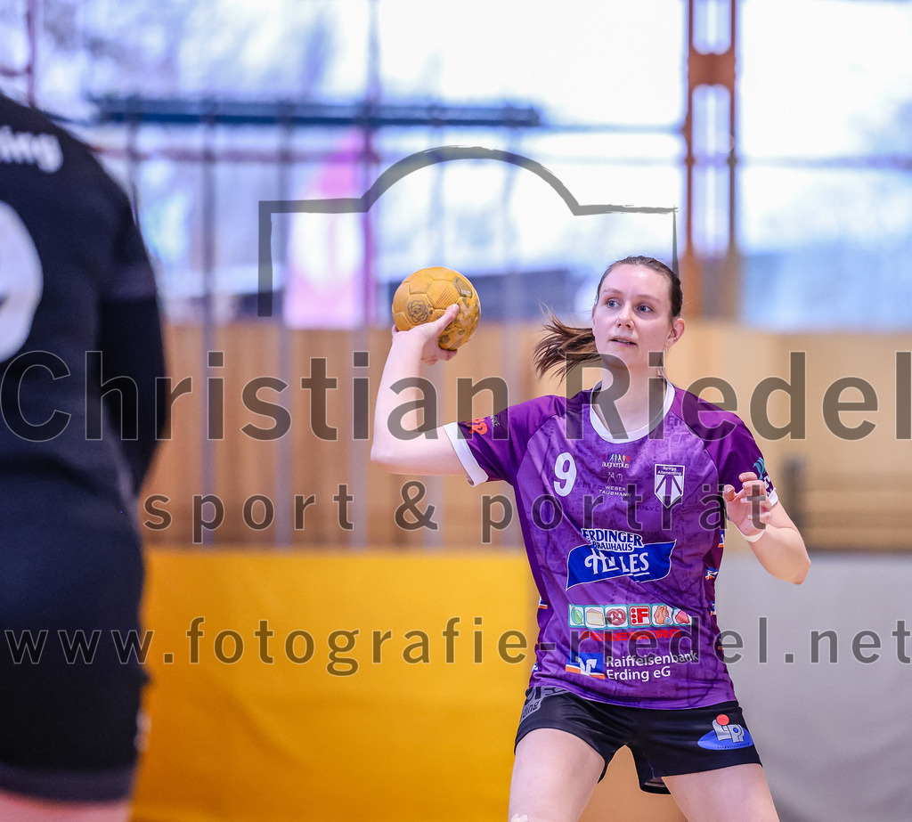 2024-12-14_026_SpVgg_Altenerding_gegen_SVA_Palzing | Erding, Deutschland, 14.12.2024:Handball, Bezirksoberliga Frauen Altbayern 2024 / 2024, 9. Spieltag, SpVgg Altenerding gegen SVA Palzing, Endergebnis: 20:30Julia Kranich (SpVgg Altenerding, #9)Foto: Christian Riedel / fotografie-riedel.net