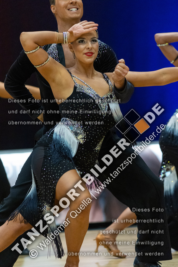 20230115-01703 | Hier finden Sie Tanz Bilder vom Latein und Standard Formationen tanzen. Sportbilder vom Tanzsport. Schöne Fotos und von Weltmeisterschaft, Europameisterschaft, Bundesliga, Regionalliga, Oberliga und Landesliga sowie von GOC Stuttgart, DanceComp, WM Bremen