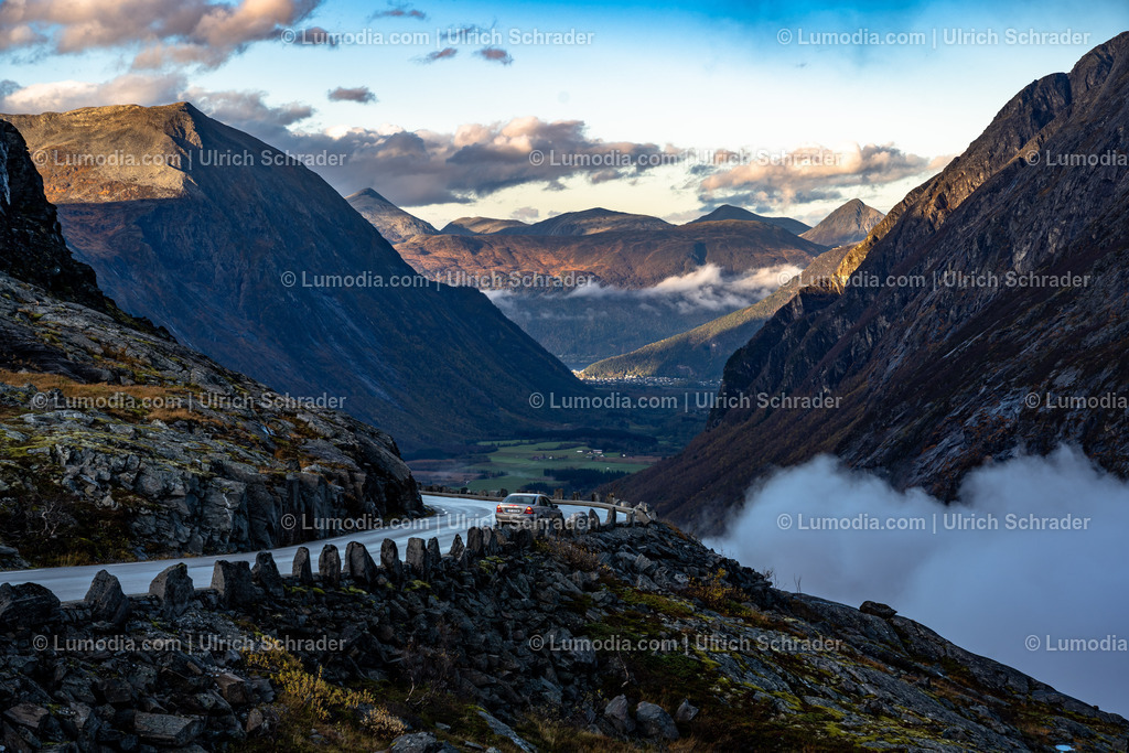 10047-10026 - Trollstigen - Norwegen | Stockfoto und Bilderpool mit Bildmaterial aus Deutschland, dem Harz, Halberstadt, Quedlinburg, Wernigerode und weltweit. Qualitativ hochwertige und professionelle Fotos anschauen und kaufen. - Realisiert mit Pictrs.com