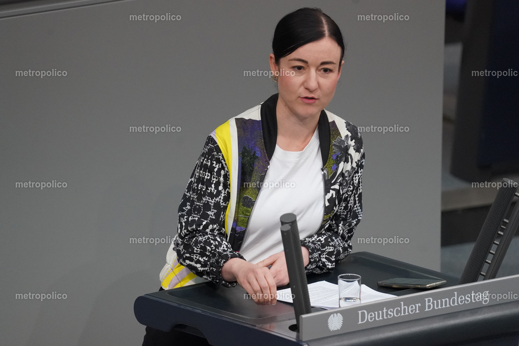 Paula Piechotta (3) | Metropolico