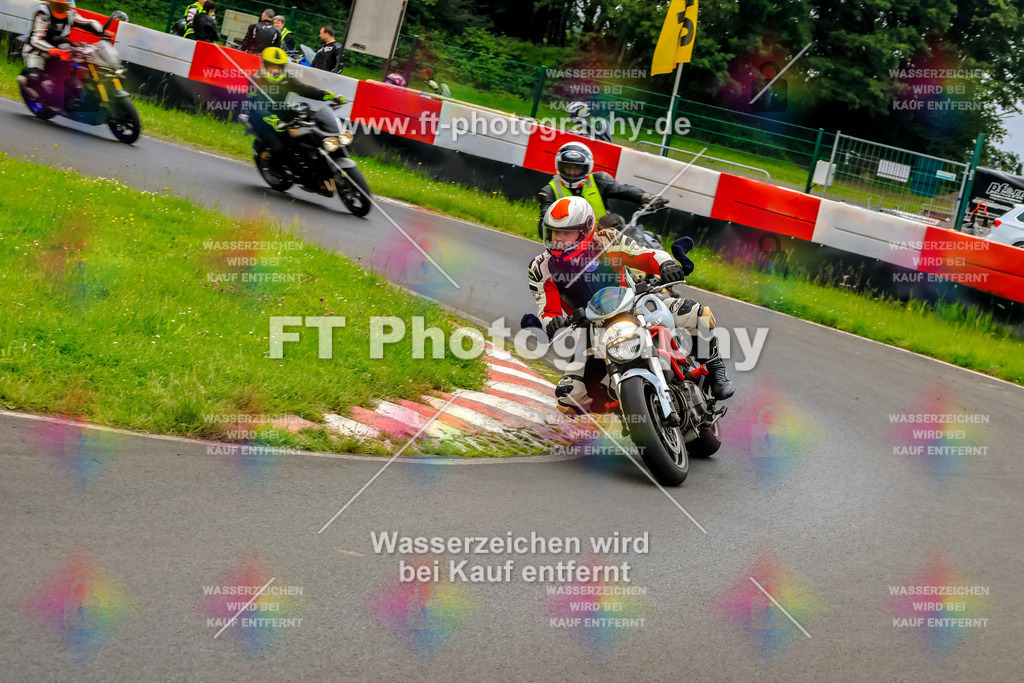 VBK-7435 | Hier findet Ihr Bilder von Touristenfahrten auf der Nürburgring Nordschleife oder von anderen Veranstaltungen die ich besucht habe. Viel Spass beim Durch Schauen 