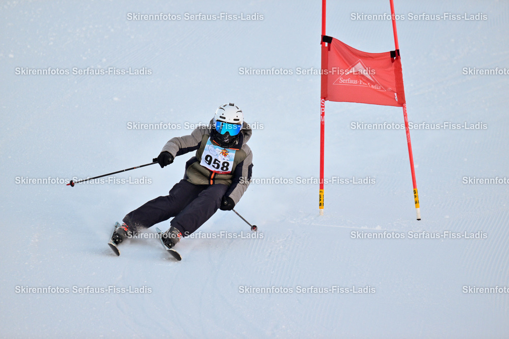 SRF_25.12.2025_0005 | Skirennfotos,Serfaus,Fiss,Ladis,Kinderskirennen,Winter,Tirol,Oberland,skirace,SFL,feelfree,weil wir's genießen,ski,Ski,skifahren,Sonnenplateau, - Realisiert mit Pictrs.com