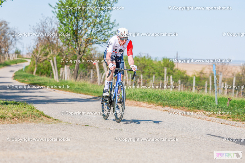 586_AR6_8163 | Neusiedlersee Radmarathon 2026@sportshot_your_pictrs #yourpictures#roadtowm2029 #nrm #neusiedlerseeradmarathon #neusiedlersee #neusiedlerseetourismus #burgenland #mörbisch #nrm26 #burgenlandtourismus #voglundco #poweredbyburgenlandtourismus #radsport #rad #marathon #ucigranfondo #visitburgenland #ucigranfondoworldseries
