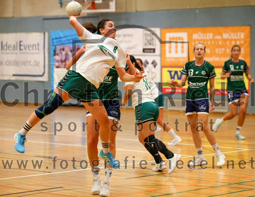 2023-09-16_041_TSV_Vaterstetten_gegen_SV_Muenchen_Laim | Baldham, Deutschland, 16.09.2023:
Handball, Bayernliga Frauen Staffel Süd 2023 / 2024, 1. Spieltag, TSV Vaterstetten gegen SV München Laim, Endergebnis: 23:34

Sara Broß (TSV Vaterstetten, #8)

Foto: Christian Riedel / fotografie-riedel.net