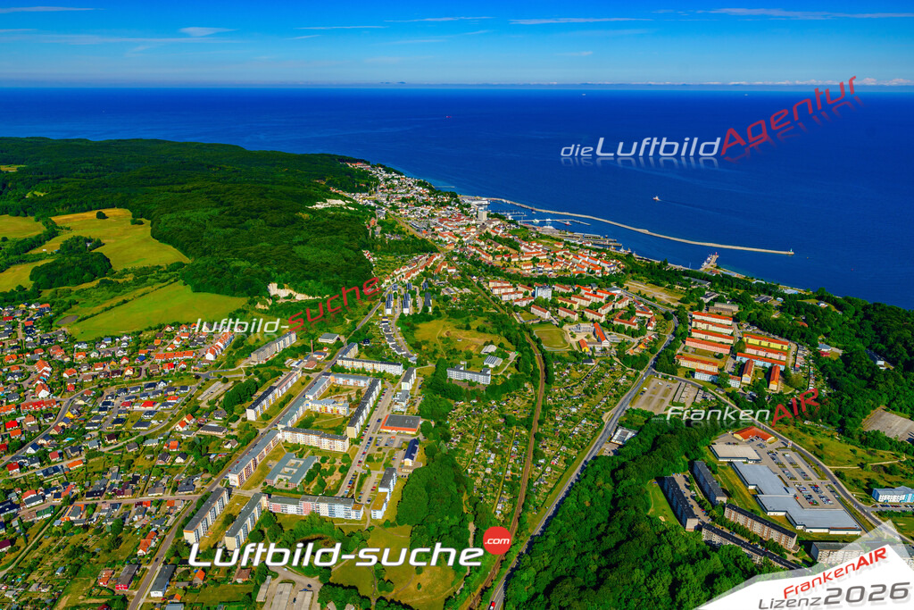 Das Luftbild der Stadt Sassnitz wurde 2018 vom Flugzeug heraus erstellt (keine Drohne) Aufnahmehöhe ca.400 Meter- hohe Auflösung für beste Druck-Qualität