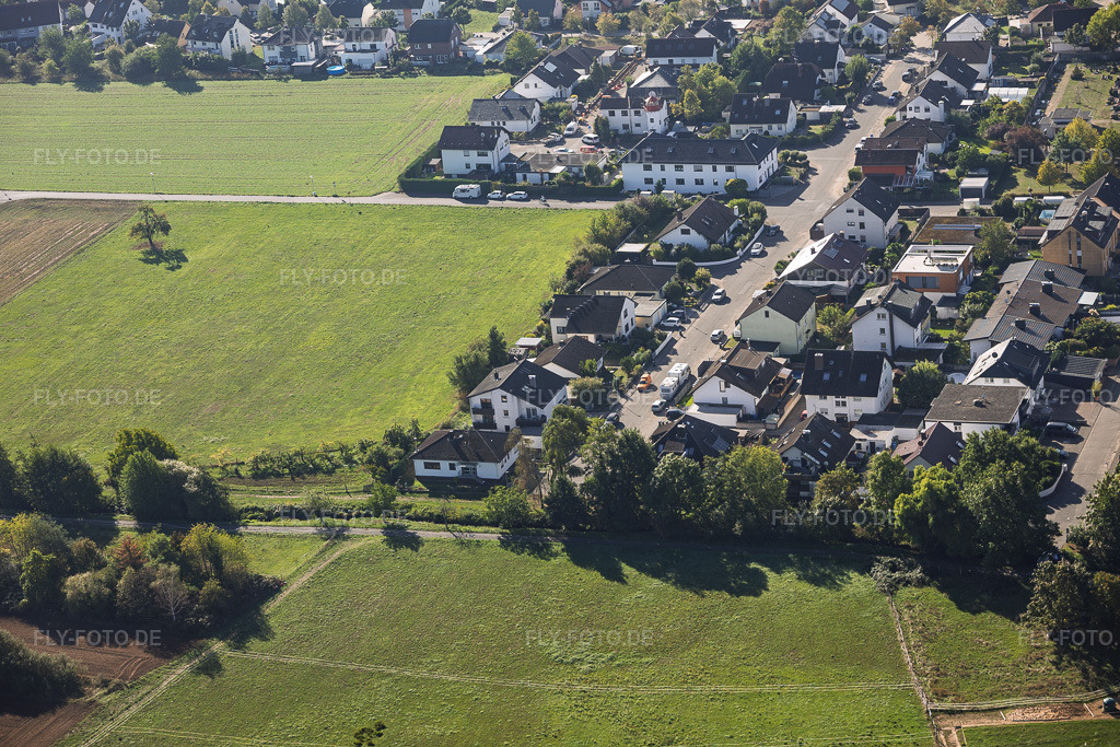 Luftbild: Ortsansicht im Ortsteil Sickenhofen in Babenhausen im Bundesland Hessen in Deutschland. – Foto: IMG_159389.jpg vom 22.09.2026 durch Werner Riehm/FLY-FOTO.de – Auflösung des Originals: 6000 x 4000 px
