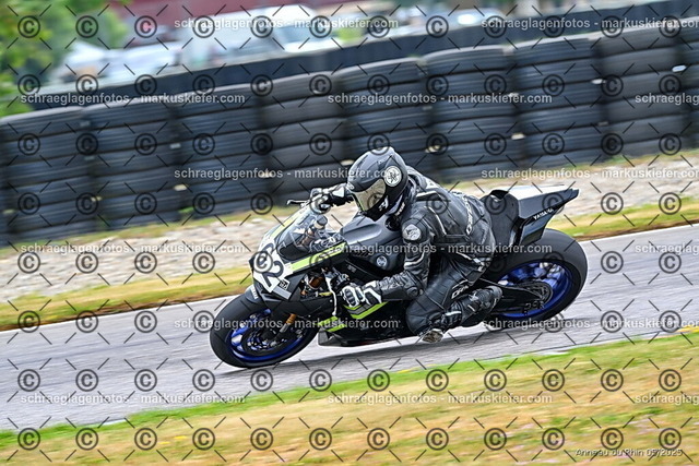 25bt02-0271 | markuskiefer.com - Realisiert mit Pictrs.com