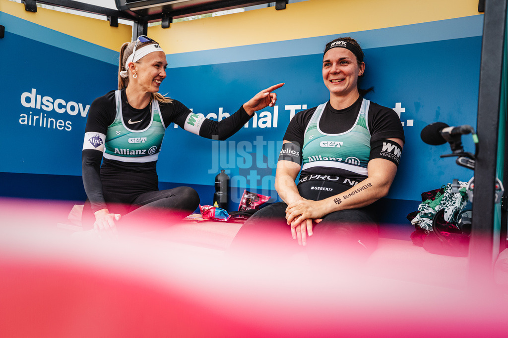 Beachvolleyball | Frauen | Allianz German Beach Tour 2026 | Tourstop Düsseldorf | 17.05.2026 | v.l. Sandra Ittlinger und Anna-Lena Grüne auf der Spielerbank