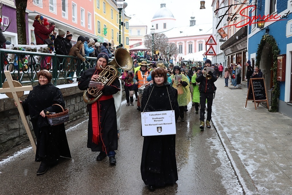 fasching2026-mariazell (40) | Mit meiner Kamera halte ich besondere Augenblicke, faszinierende Landschaften und interessante Details fest. Dabei entstehen ganz unterschiedliche Aufnahmen – von stimmungsvollen Landschaftsfotografien und beeindruckenden Drohnenaufnahmen über Pressefotos - Realisiert mit Pictrs.com