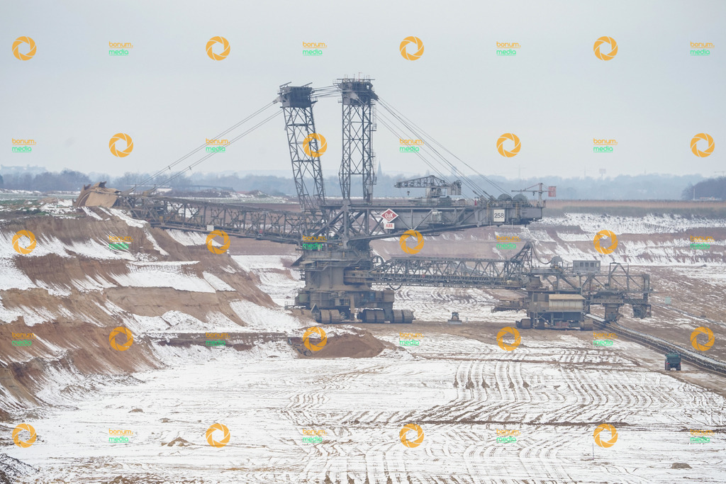 Tagebau Garzweiler leichter Schnee  | Foto: Daniel Böhm | bonum.media - Realisiert mit Pictrs.com