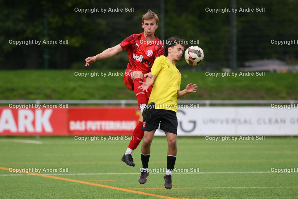 FC Kilia Kiel vs SV Eichede | Yannik Jakubowski (Kilia #27) vs Tünay Bektas (Eichede #11) / Fußball-Oberliga Männer 2026/2027 / FC Kilia Kiel vs SV Eichede / Kilia Sportplatz / Kiel / 12.09.26 - Realisiert mit Pictrs.com