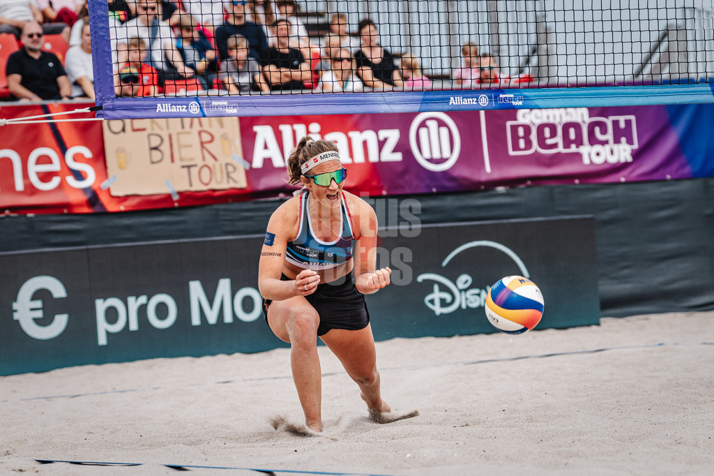 Beachvolleyball | Frauen | Allianz German Beach Tour 2024 | Tourstop Kühlungsborn 2 | 18.08.2024 | Isabel Schneider jubelt