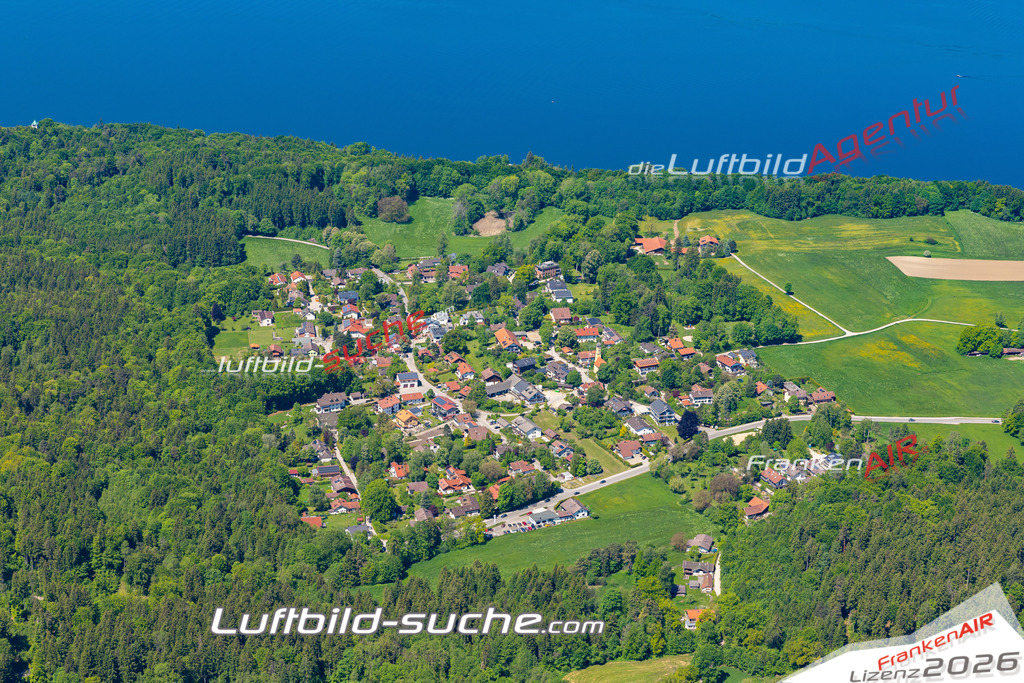 Aktuelles Luftbild von Allmannshausen Berg - Die Luftaufnahme wurde 2021 mittels UL-Flugzeug erstellt ( keine Drohne ) - hochauflösende Kamera-Systeme von  Canon -Beste Qualität - Für grossformatige Ausdrucke geeignet. Die Geschenkidee !