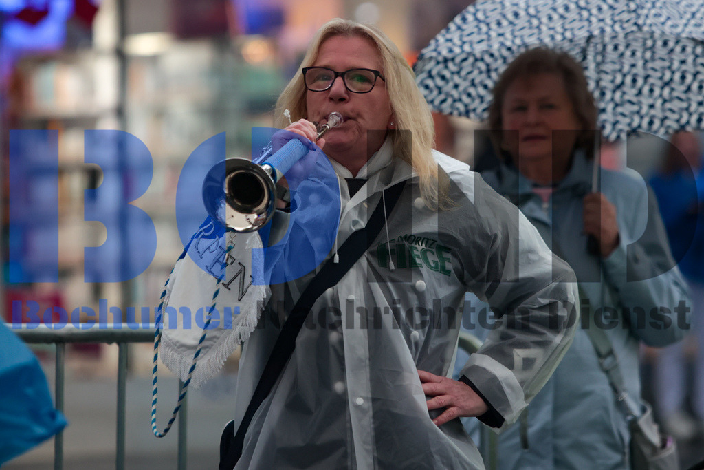 JEM_ZAPMAI20250424-5 | bond - Realisiert mit Pictrs.com