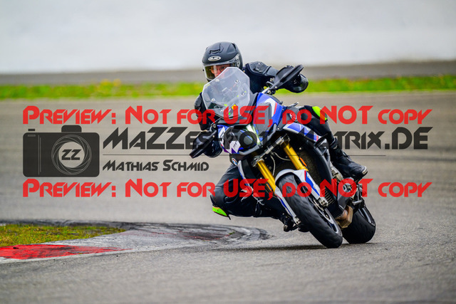 MaZZes_FotoMatrix_240717_6007705_3469 | GELB