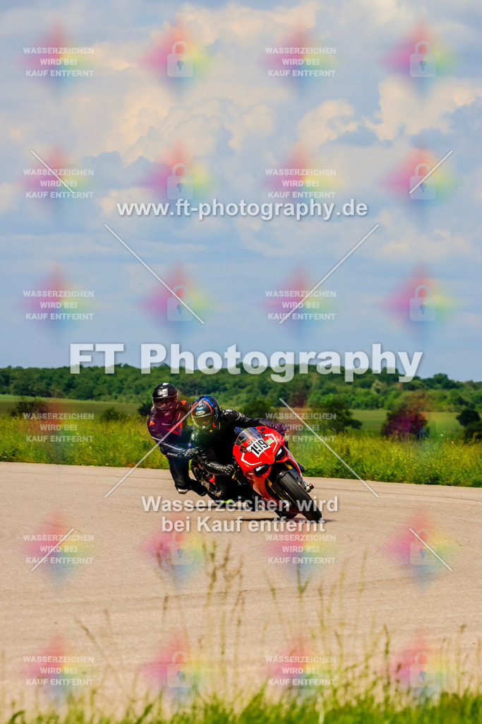 MotoTeam-1102 | Hier findet Ihr Bilder von Touristenfahrten auf der Nürburgring Nordschleife oder von anderen Veranstaltungen die ich besucht habe. Viel Spass beim Durch Schauen 