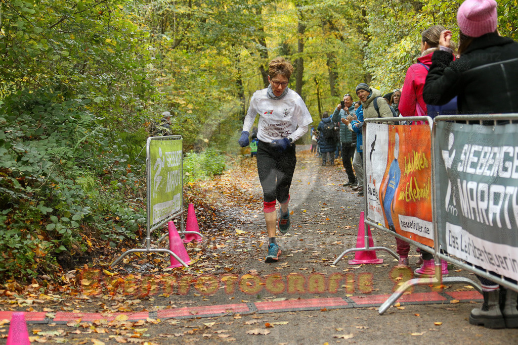 251026_1227_EX1_0400 | Sportfotografie im Rhein-Sieg Kreis, Köln, Bonn, NRW, Rheinland Pfalz, Hessen, etc. Unser Tätigkeitsfeld umfasst den Laufsport vom Volkslauf über den Marathon, Duathlon, Triathon bis zum Ultralauf wie Kölnpfad Ultra oder Schindertrail.