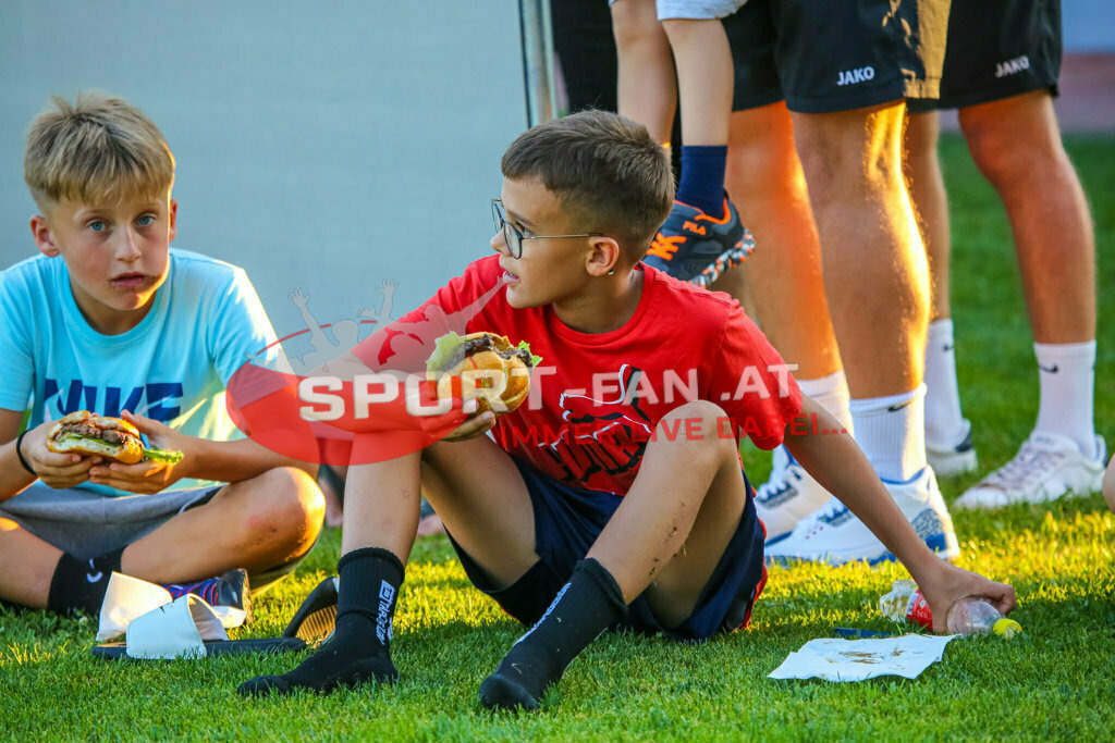 ASKÖ Wölfnitz - WSG Radenthein 2-2, Unterliga West | Kinder Burger ASKÖ Wölfnitz - WSG Radenthein 2-2 am 20.08.2023 in Wölfnitz
(Sportplatz), Austria, (Photo by Ernst Krawagner sport-fan.at) - Realisiert mit Pictrs.com