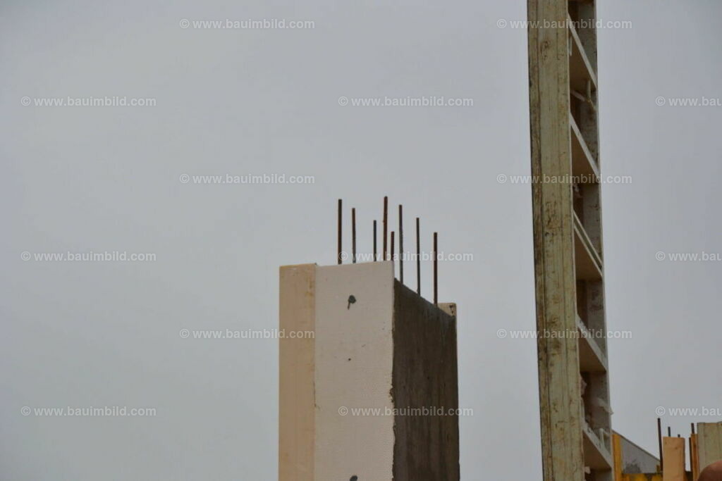 bib-lg04-betonarbeiten-0506 | Nach LV-Leistungsgruppen sortierte Detailfotos über den Bau eines Hauses. Alle Hausbau-Bilder direkt vom Urheber und Autor der Website Haus-Selber-Bauen.com