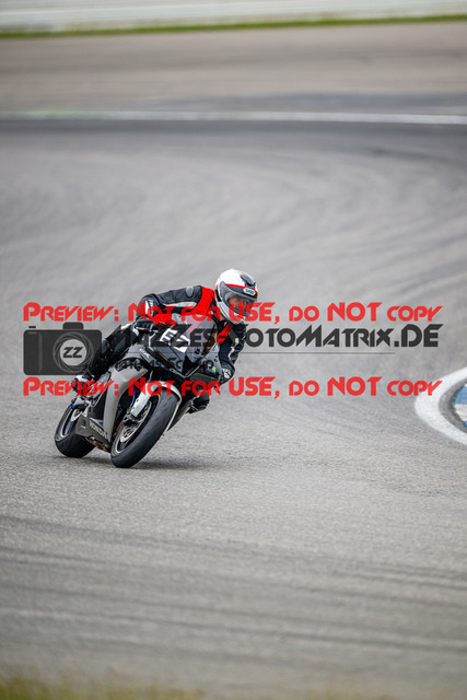 MaZZes_FotoMatrix_240702_6007705_2022 | INST