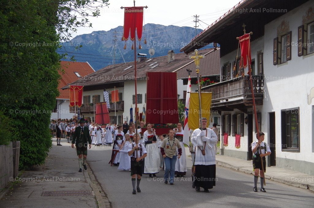 IMGP5030 | fotografiert von Axel PollmannLeonhardi Wallfahrt Benediktbeuern und Murnau, Fronleichnam, Fasching, Landschaft im Loisachtal und Benediktbeuern  - Realisiert mit Pictrs.com