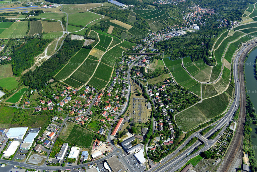 3650009 | DüRRBACHAU 31.08.2016 Felder einer Weinbergs- und Rebstocks- Landschaft der Winzer- Gebiete  in Dürrbachau im Bundesland Bayern, Deutschland // Fields of wine cultivation landscape  in Dürrbachau in the state Bavaria, Germany Foto: Gerhard Launer