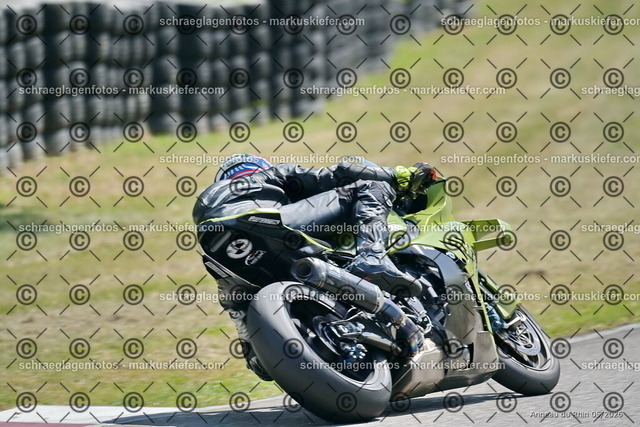 26BT02-1305 | markuskiefer.com - Realisiert mit Pictrs.com