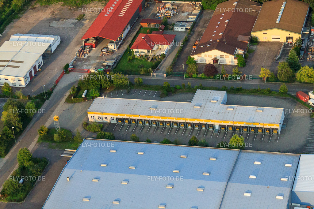 Gewerbegebiet Große Ahlmühle mit Hobbydepot und Daum Holzbau | Luftbild: Gewerbegebiet Große Ahlmühle mit Hobbydepot und Daum Holzbau in Rohrbach im Bundesland Rheinland-Pfalz in Deutschland. Foto: IMG_33195.jpg vom 04.09.2010 durch Werner Riehm/FLY-FOTO.de - Realisiert mit Pictrs.com