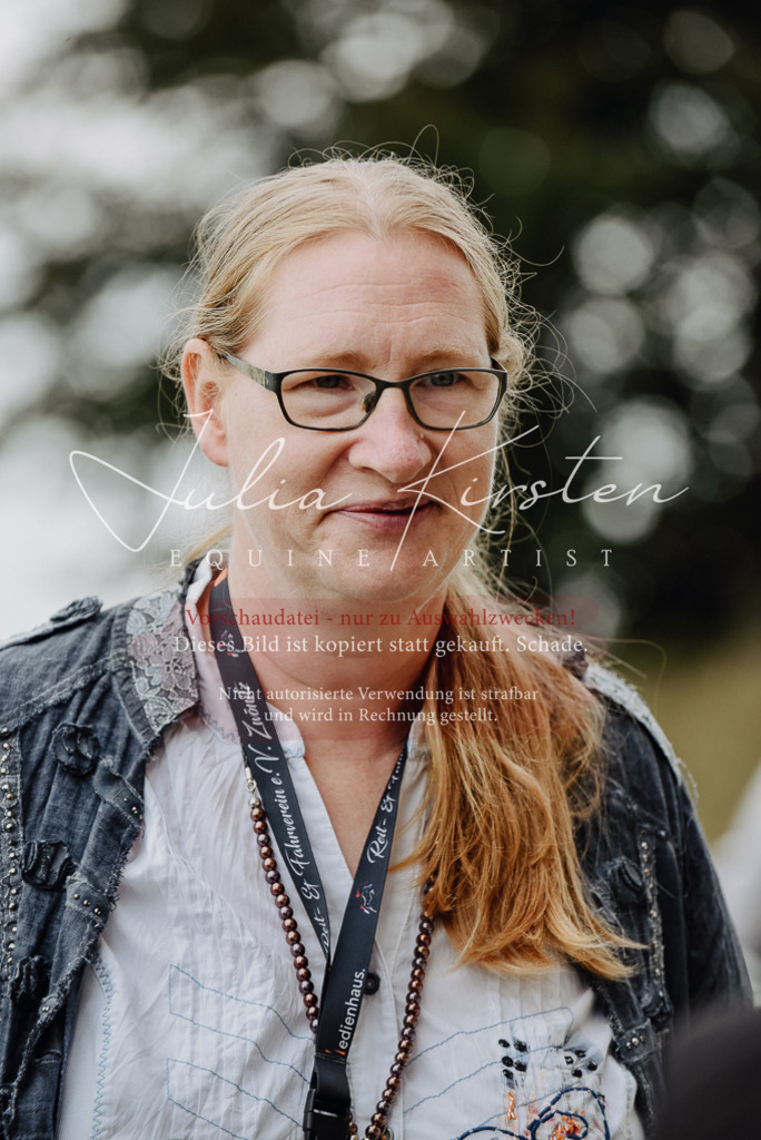 DSC_3874 | Pferde- und Turnierfotografie in Westsachsen. Pferdeportraits, Auftragszeichnungen und intuitive Kunst.