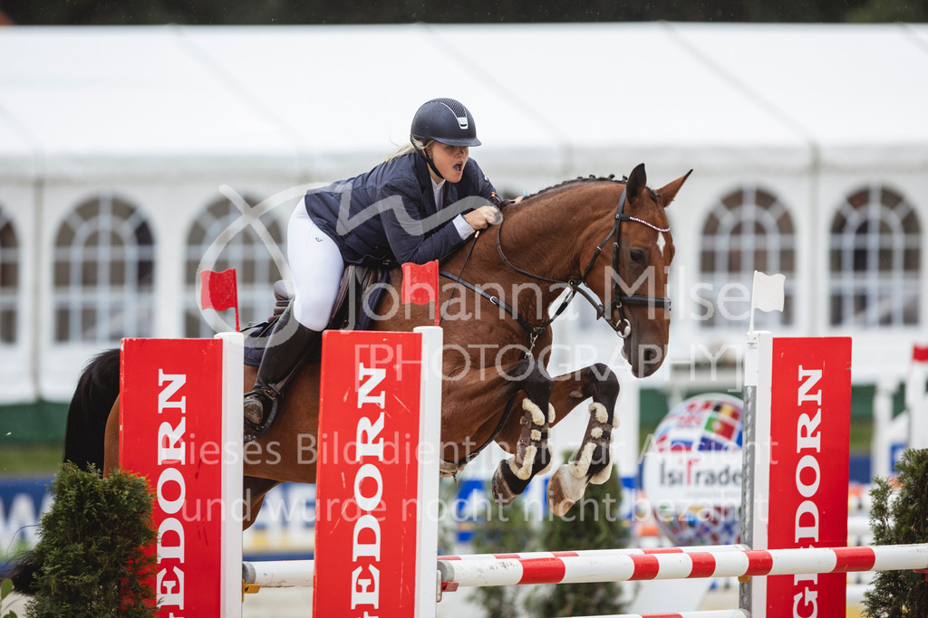 240712_BHO_A2-Springen-2-221 | Deine schönsten Turniermomente als professionelle Fotos! Entdecke hochwertige Pferdesport-Fotografie im Online-Shop. Jetzt Fotos finden & bestellen!