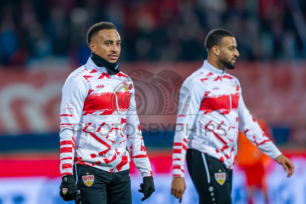 1. FC Heidenheim vs. VfB Stuttgart, Fussball, 1. Bundesliga, 23. Spieltag, Saison 2025/2026, 22.02.2026 | Jamie Leweling (VfB Stuttgart, #18),1. FC Heidenheim vs. VfB Stuttgart, Fussball, 1. Bundesliga, 23. Spieltag, Saison 2025/2026, 22.02.2026Foto: photosbyphips/Philip Ziegler