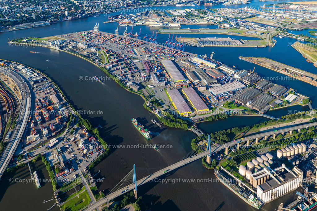 Hamburg_Tollerort_Hafen_Hoch_ELS_2035 | HAMBURG 21.08.2023 Containerterminal im Containerhafen des Überseehafen Container Terminal Tollerort in Hamburg. // Container Terminal in the port of the international port Container Terminal Tollerort in Hamburg. Foto: Martin Elsen