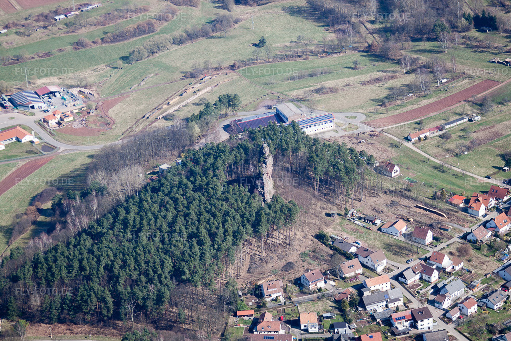 Luftbild: Engelmannsfelsen im Ortsteil Gossersweiler in Gossersweiler-Stein im Bundesland Rheinland-Pfalz in Deutschland. Foto: IMG_38377.jpg vom 20.03.2011 durch Werner Riehm/FLY-FOTO.de