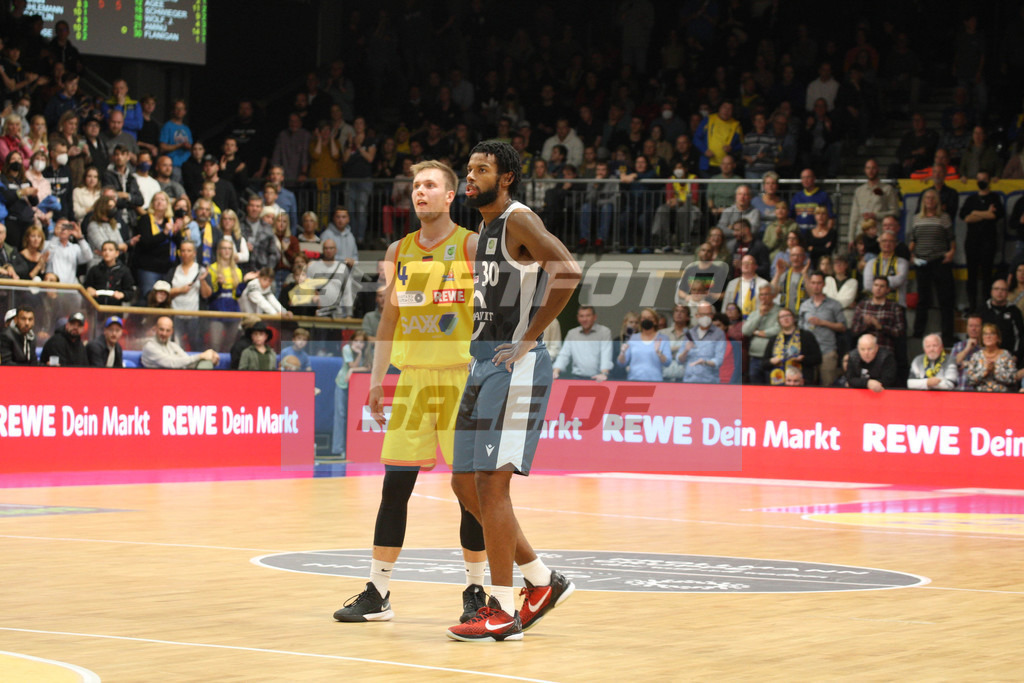 Phoenix Hagen - Vechta | Bjarne Kraushaar und Chavaris Flanigan - © Sportfoto-Sale (MK) - Realisiert mit Pictrs.com