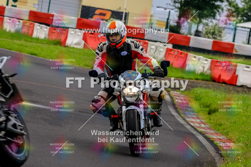 VBK-6561 | Hier findet Ihr Bilder von Touristenfahrten auf der Nürburgring Nordschleife oder von anderen Veranstaltungen die ich besucht habe. Viel Spass beim Durch Schauen 