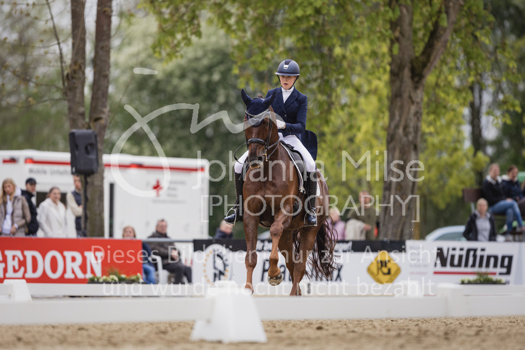 230429_Dressurfestival_S3St-229 | Deine schönsten Turniermomente als professionelle Fotos! Entdecke hochwertige Pferdesport-Fotografie im Online-Shop. Jetzt Fotos finden & bestellen!