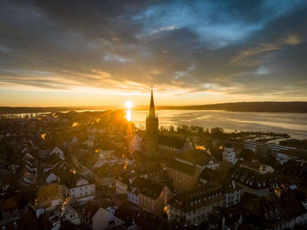 Radolfzellbilder_00331 | Die Stadt Radolfzell bei Sonnenaufgang - Realisiert mit Pictrs.com