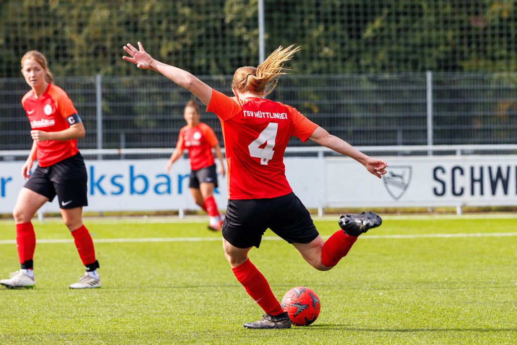 FCHHÜT_251003_5876 | 1.FC Heidenheim 1846 II vs. TSV Hüttlingen, Fußball, Frauen, Bezirkspokal, 2025/2026, 1.Runde, 03.10.2025 in Mergelstetten, Sportplatz 2(Foto: Michael Bulling) - Realisiert mit Pictrs.com