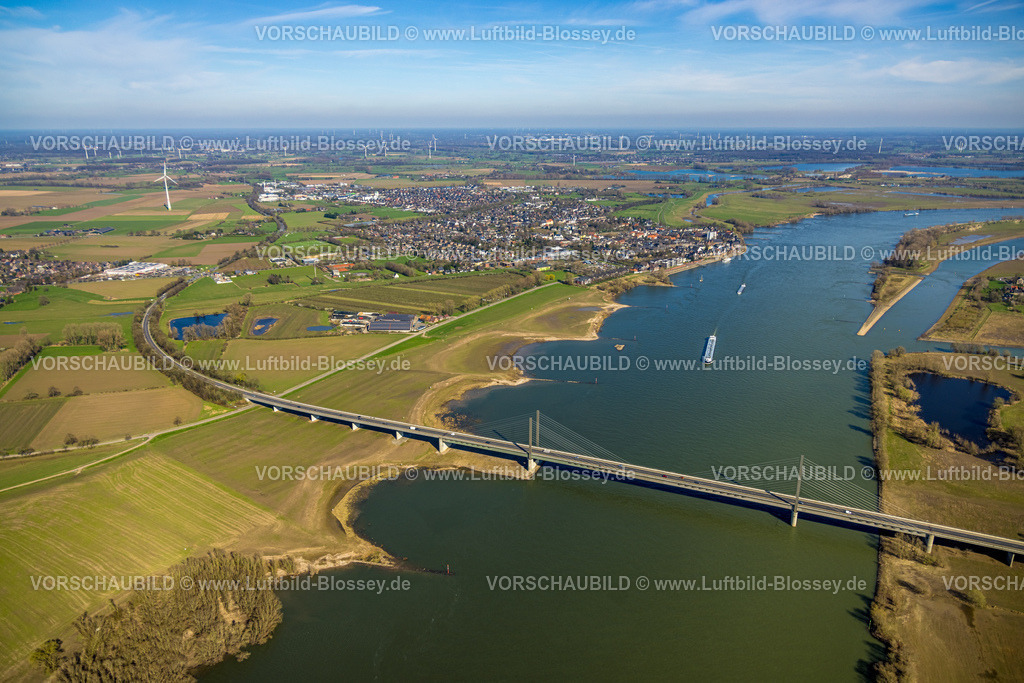 Rees240312424 | Luftbild, Rheinbrücke Rees-Kalkar über den Fluss Rhein, Ortsansicht Rees, Flutmulde Rees, Binnenschifffahrt, Niedermörmter, Kalkar, Nordrhein-Westfalen, Deutschland